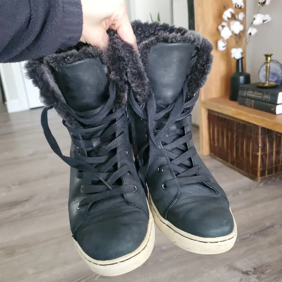 UGG Shoes Ugg Sherpa Leather Suede Lace Up Boots Black Sz 85